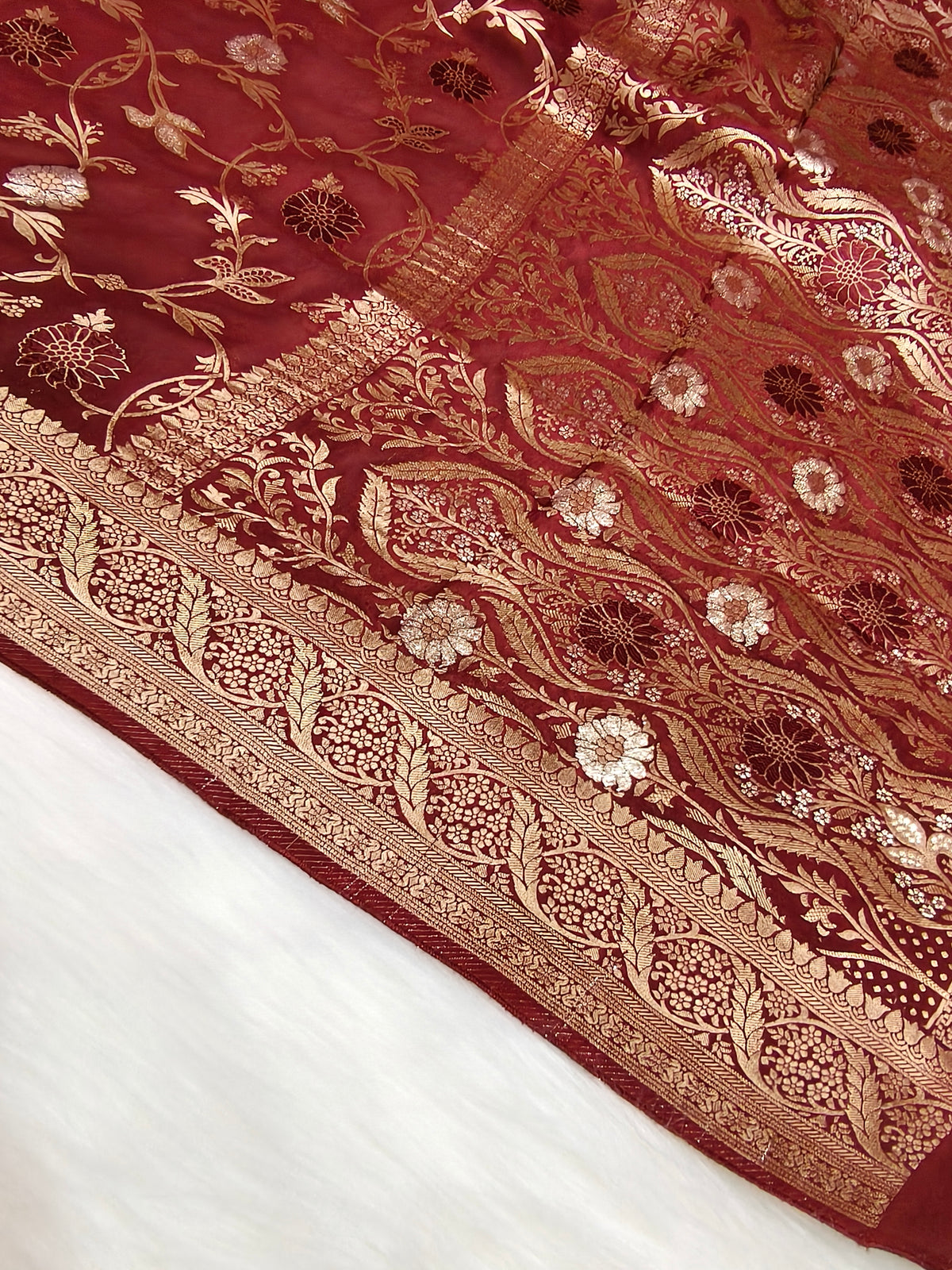 Crepe Banarasi Silk Saree Maroon Shade Floral Jaal Pattern CBS003