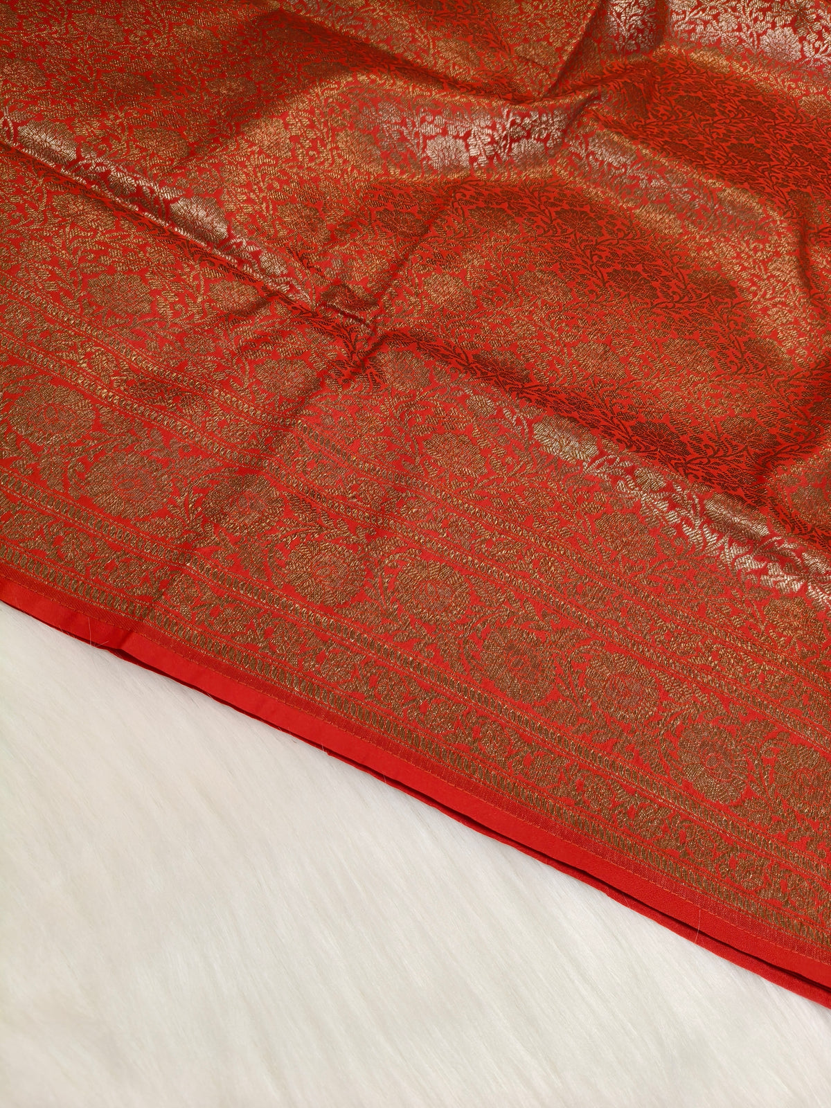 Banarasi Silk Brocade Antique Zari Saree Red Shade AZ007